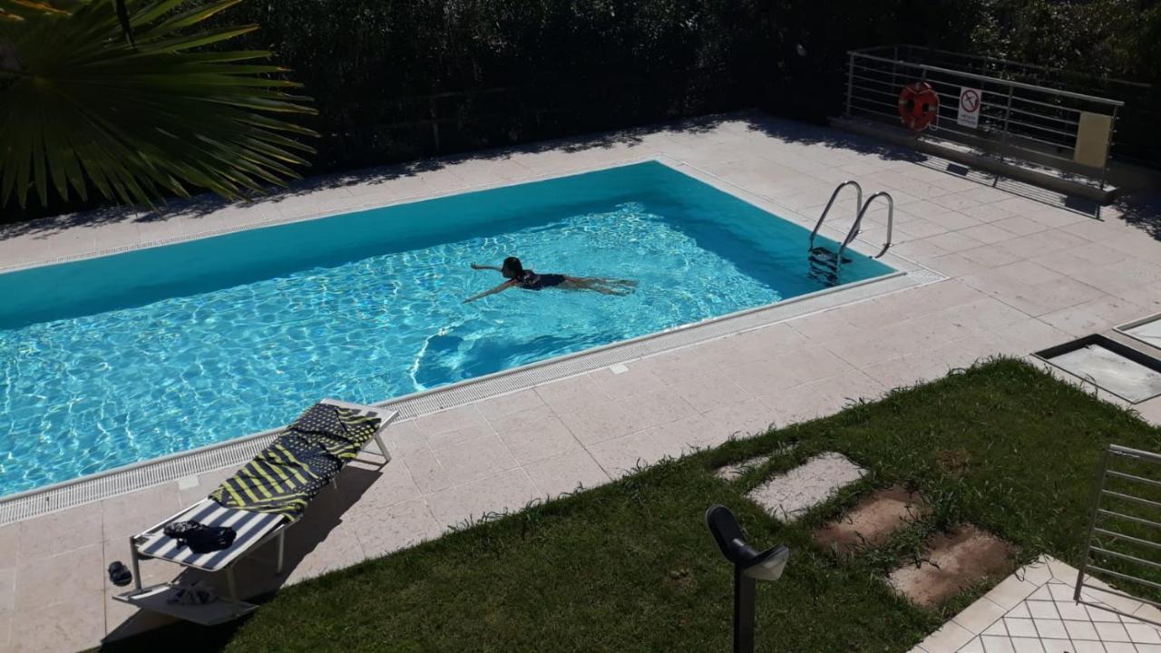 Luxury Apartment With Swimming Pool Лонато Экстерьер фото